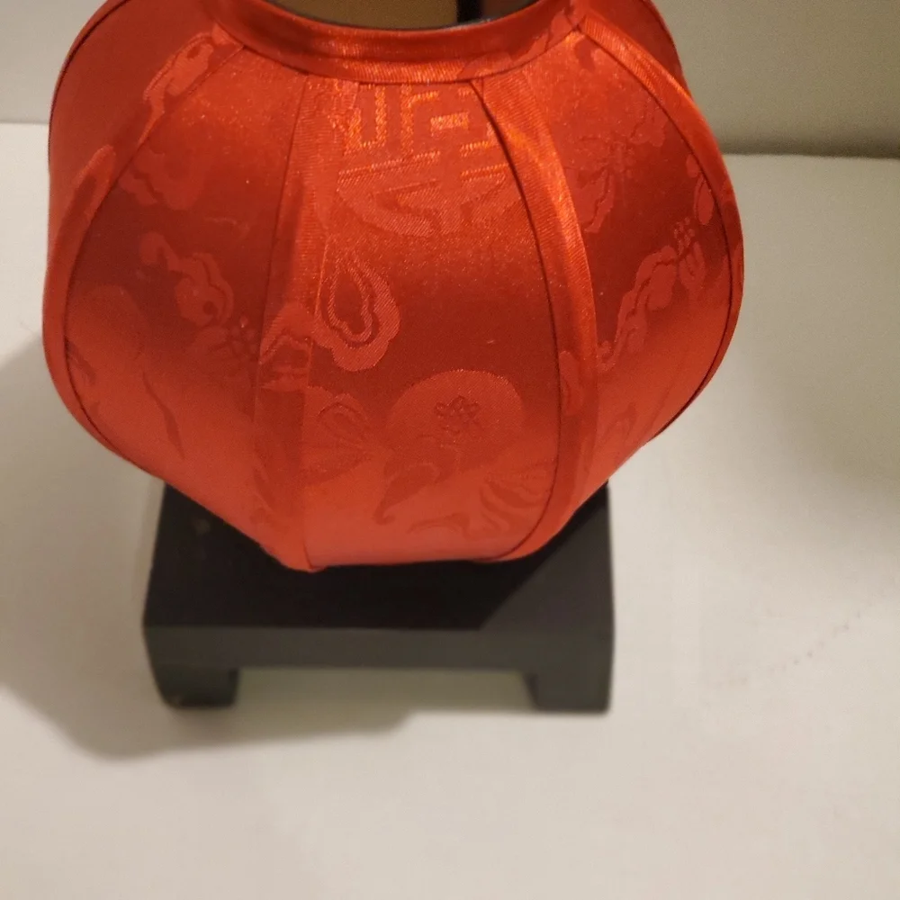Red Oriental Tea Candle Holdee